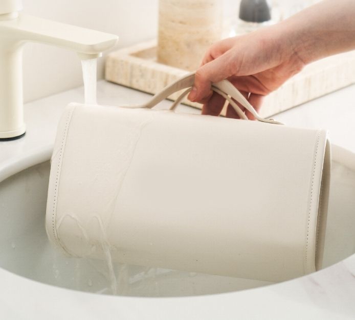 Folding makeup bag with large capacity