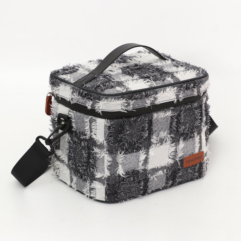 Creative portable hand-held insulated bag