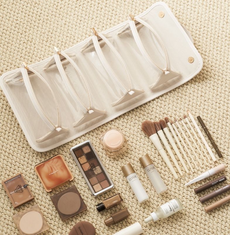 Folding makeup bag with large capacity