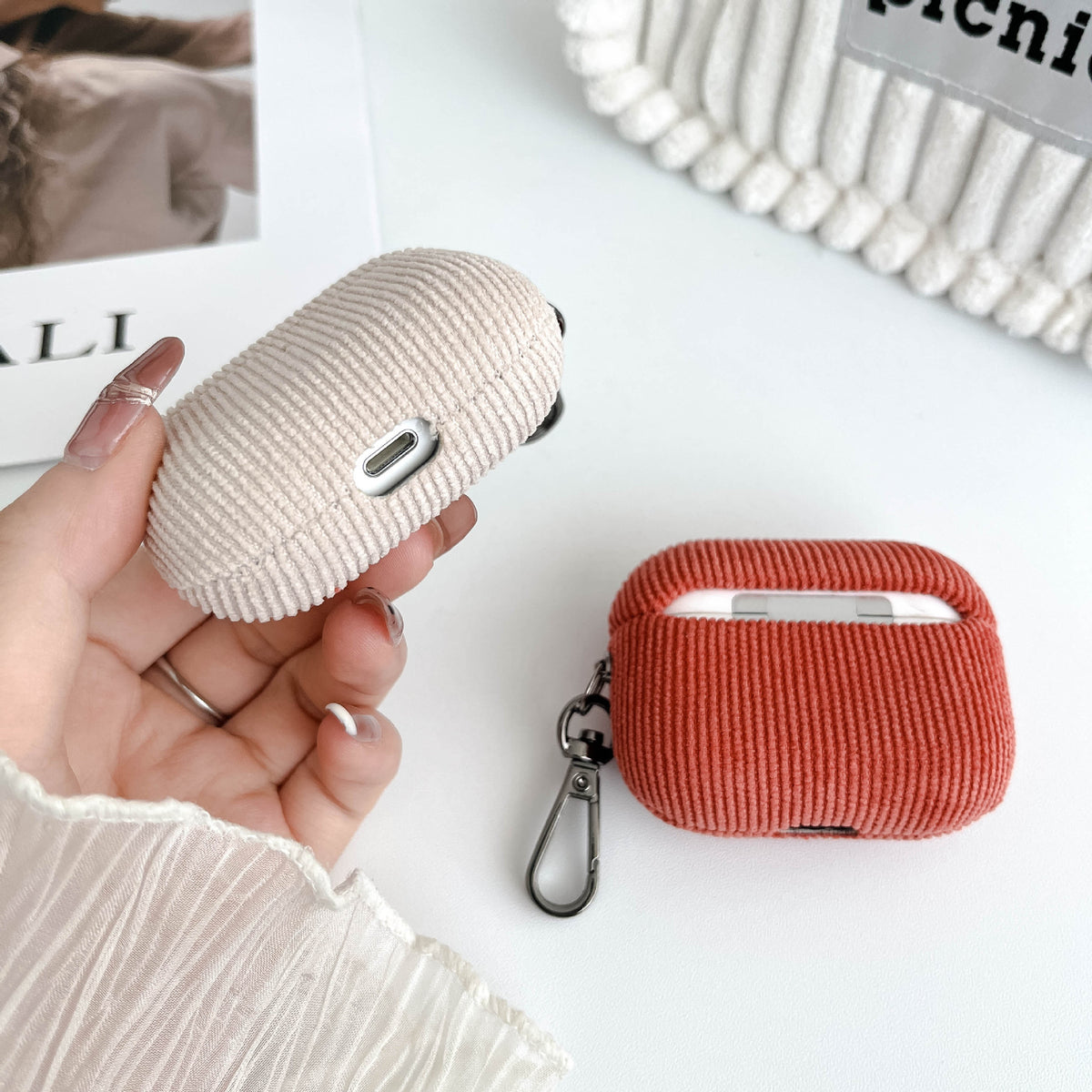 Corduroy Apple wireless earphone case (AirPods Pro 2)